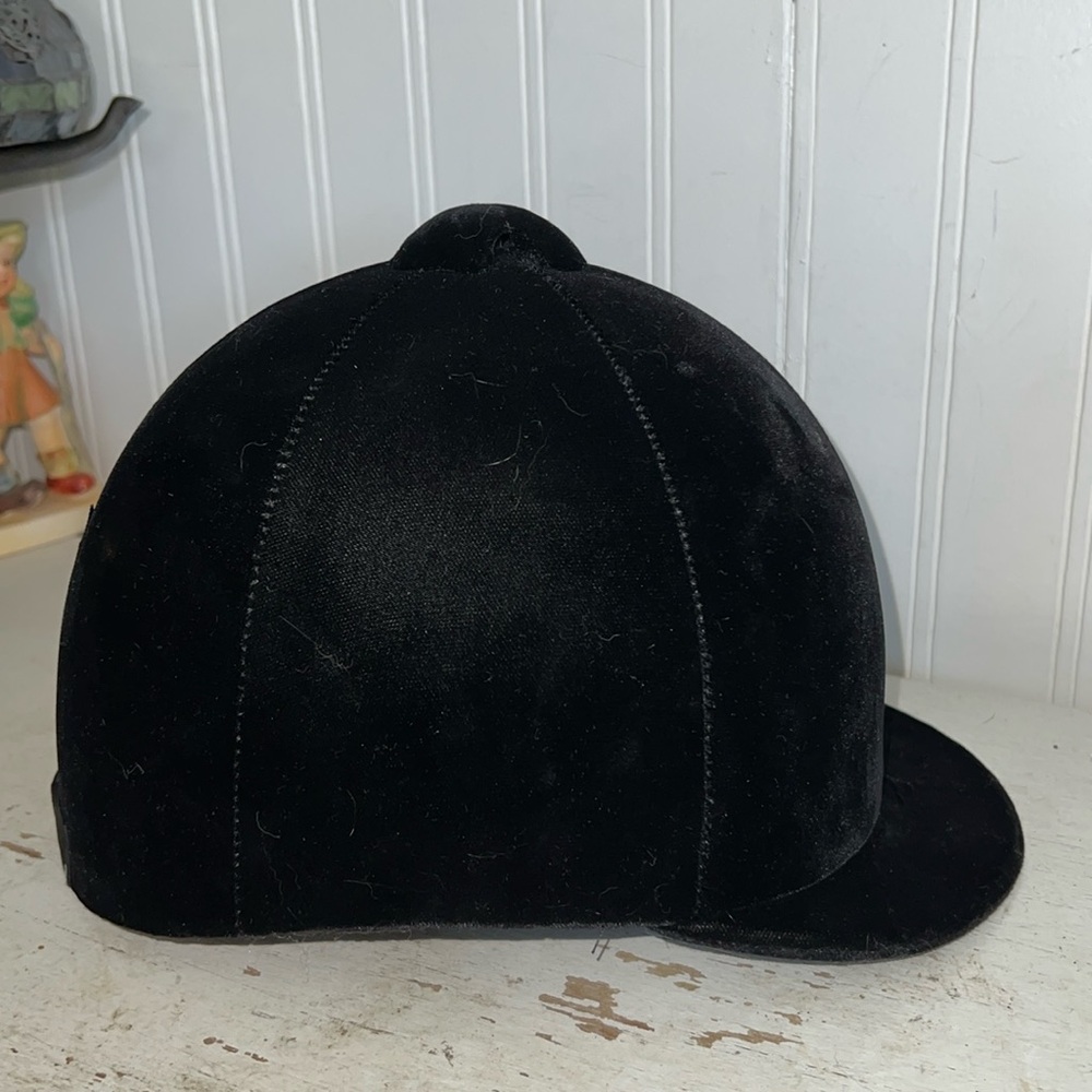 Black Show Helmet
Perfect condition 
Unfortunately too big for me
Size 7 3/8